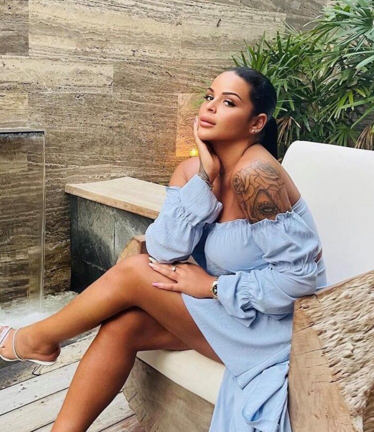 sarah fraisou feet 2