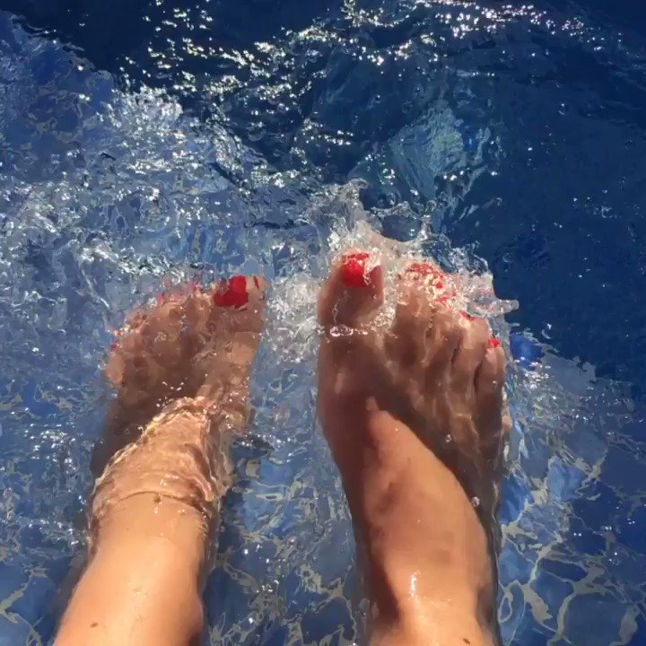 sarah fuller feet 1