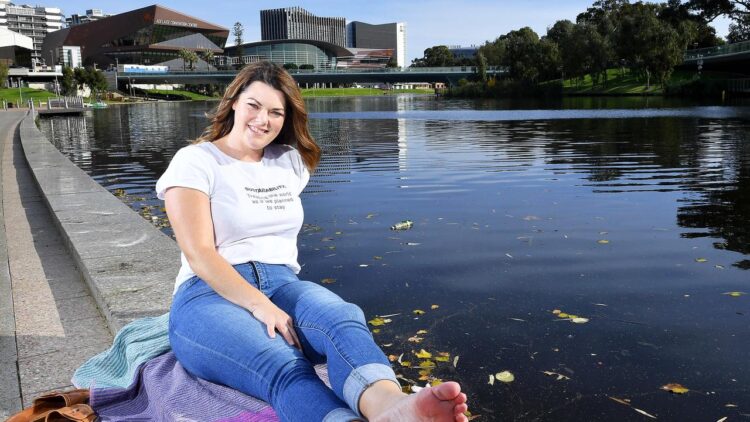 sarah hanson young feet 2