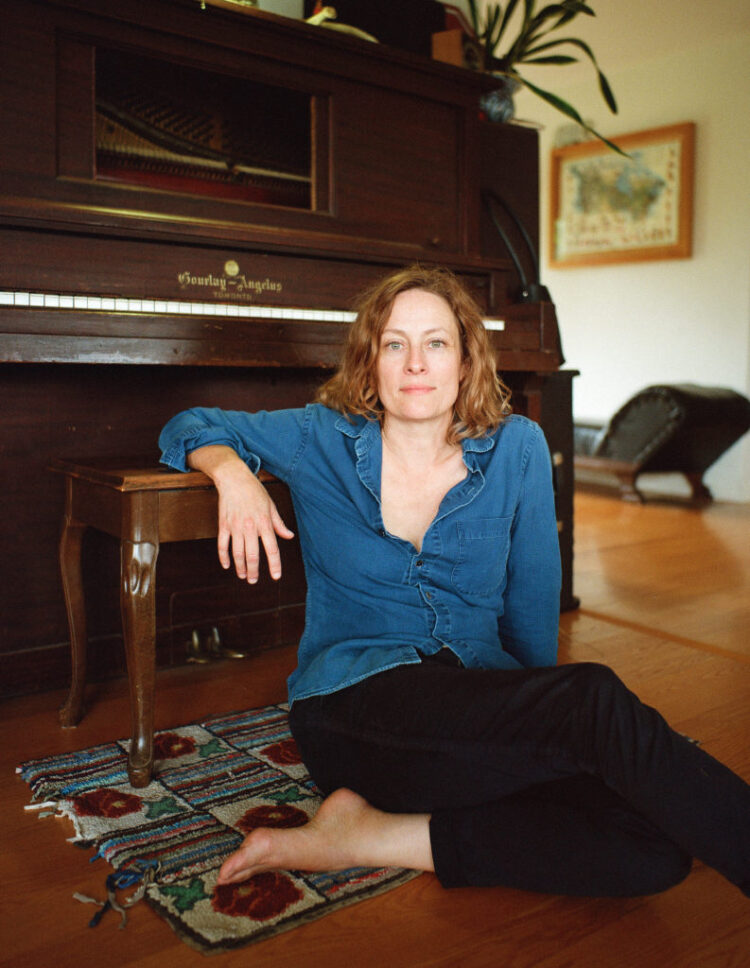 sarah harmer feet