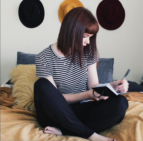 sarah hawkinson feet 3