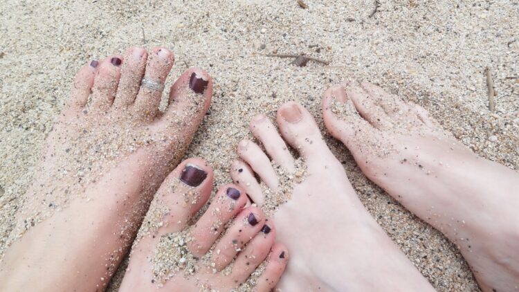 sarah hawkinson feet