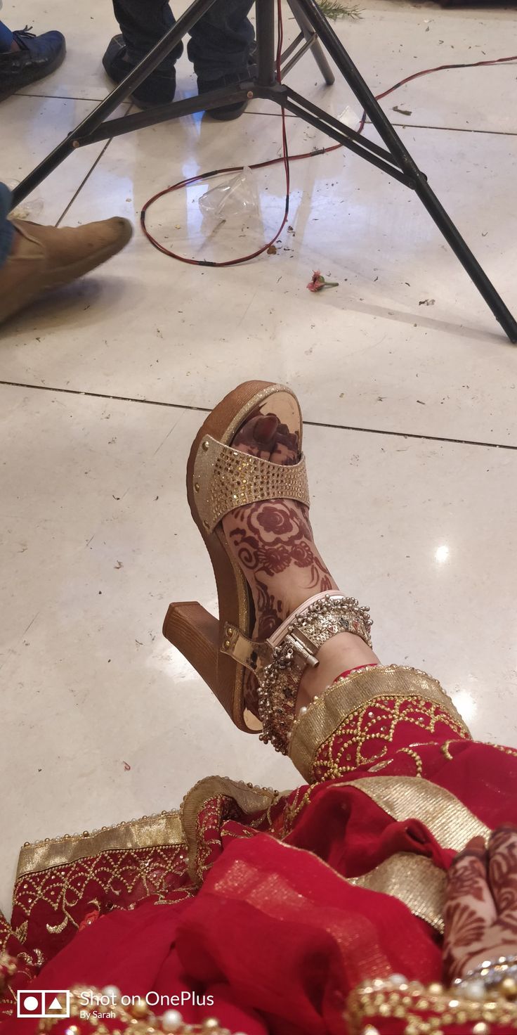 sarah hussain feet 3