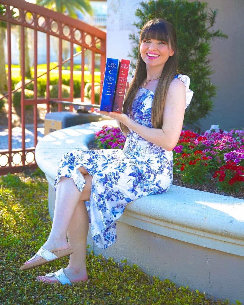 sarah j. maas feet 3