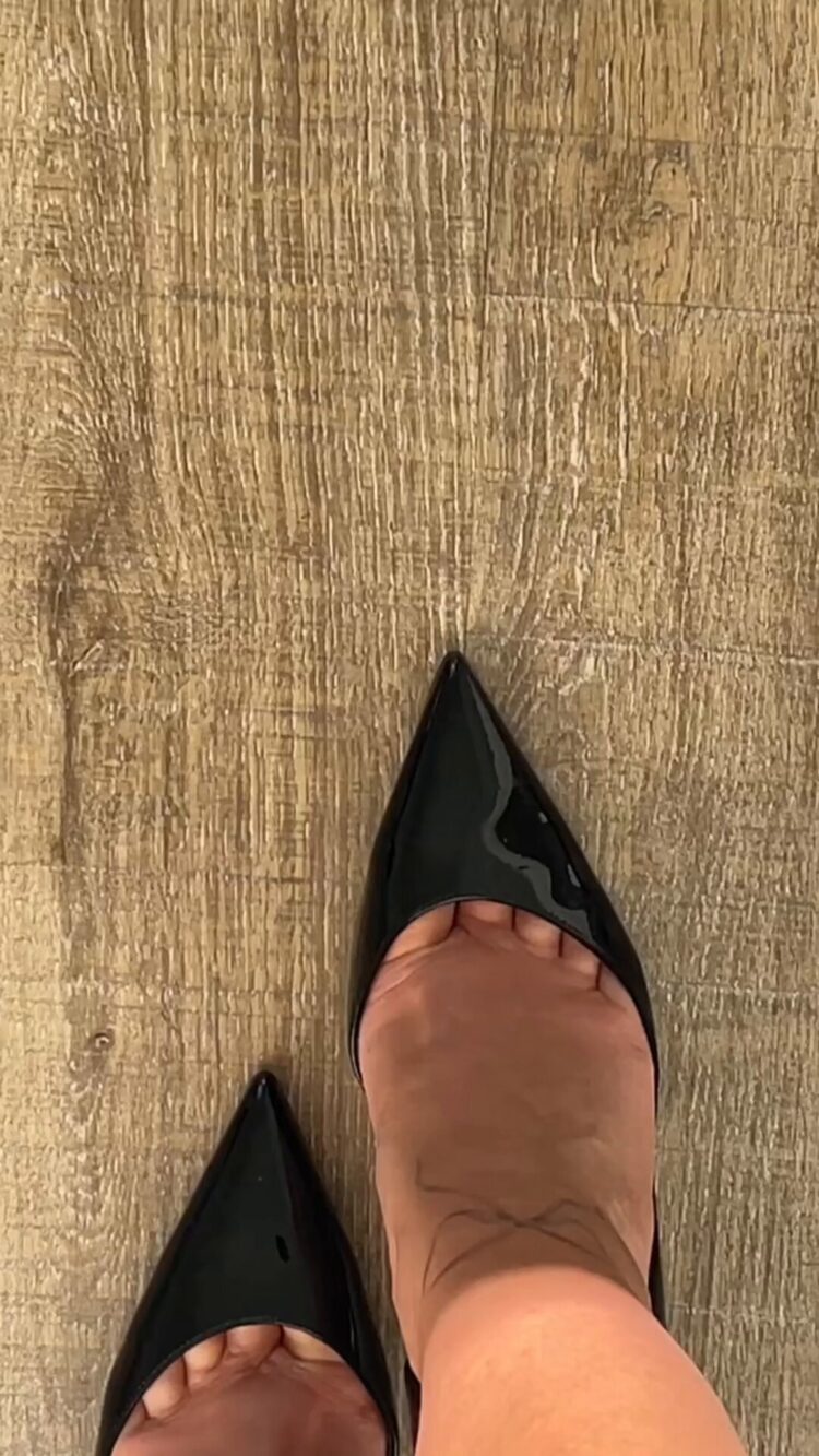 sarah jade feet 4