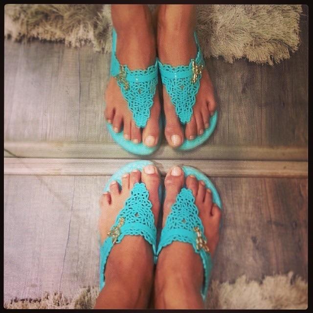 sarah jane dias feet 5