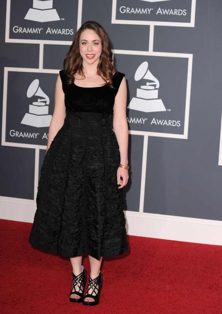 sarah jarosz feet 3 scaled