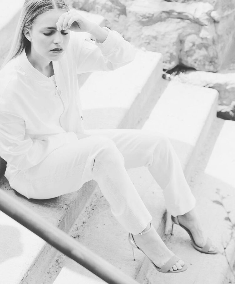 sarah jeanne labrosse feet 1