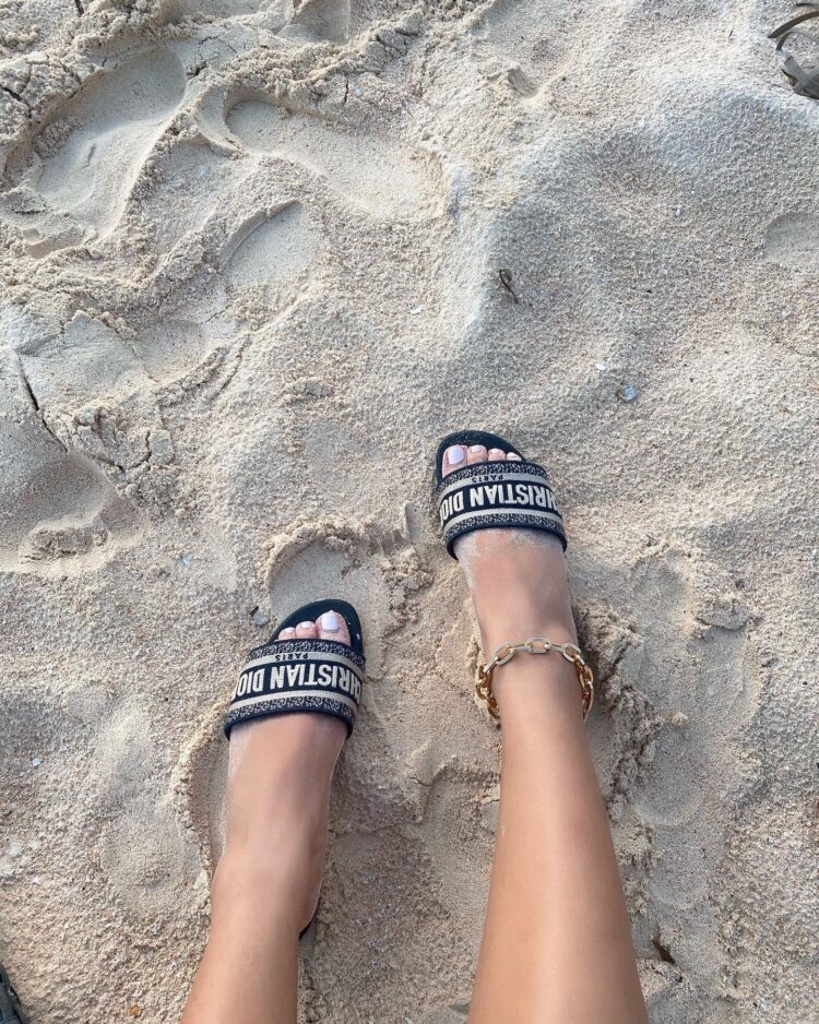sarah lahbati feet