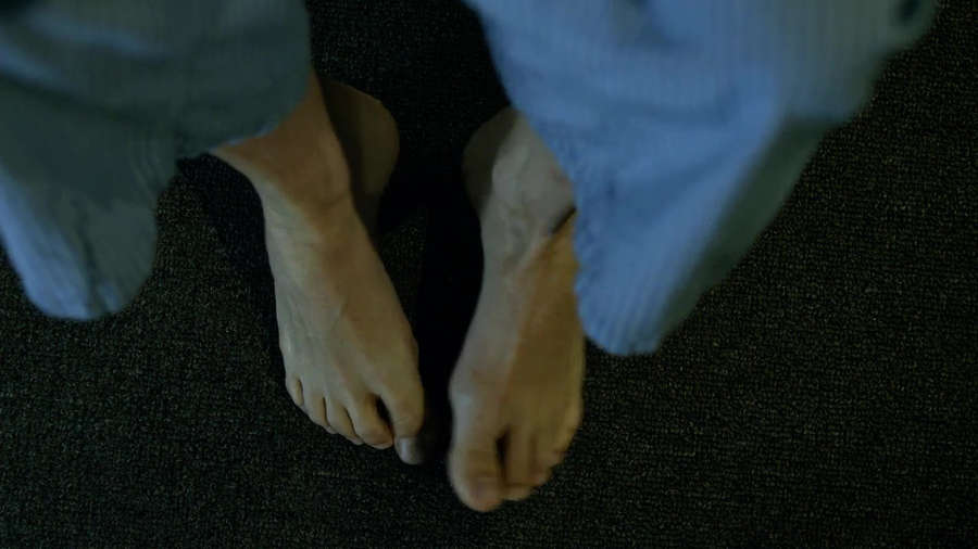 sarah lind feet 5