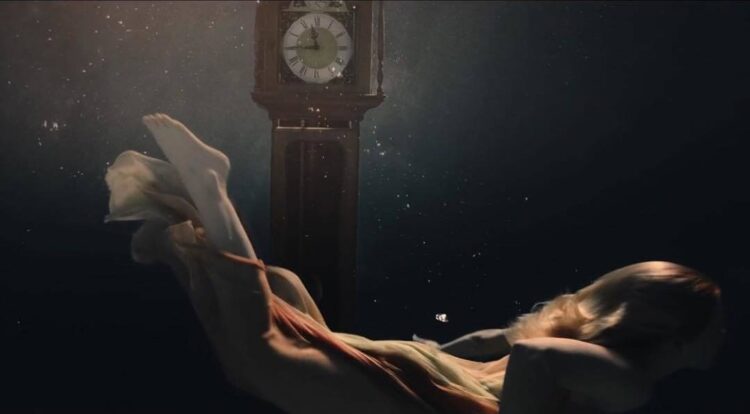 sarah mctaggart feet 3