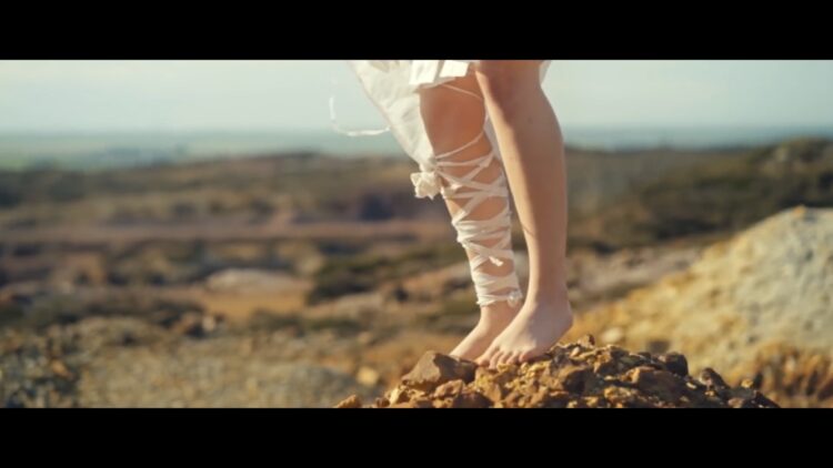 sarah midori perry feet 2