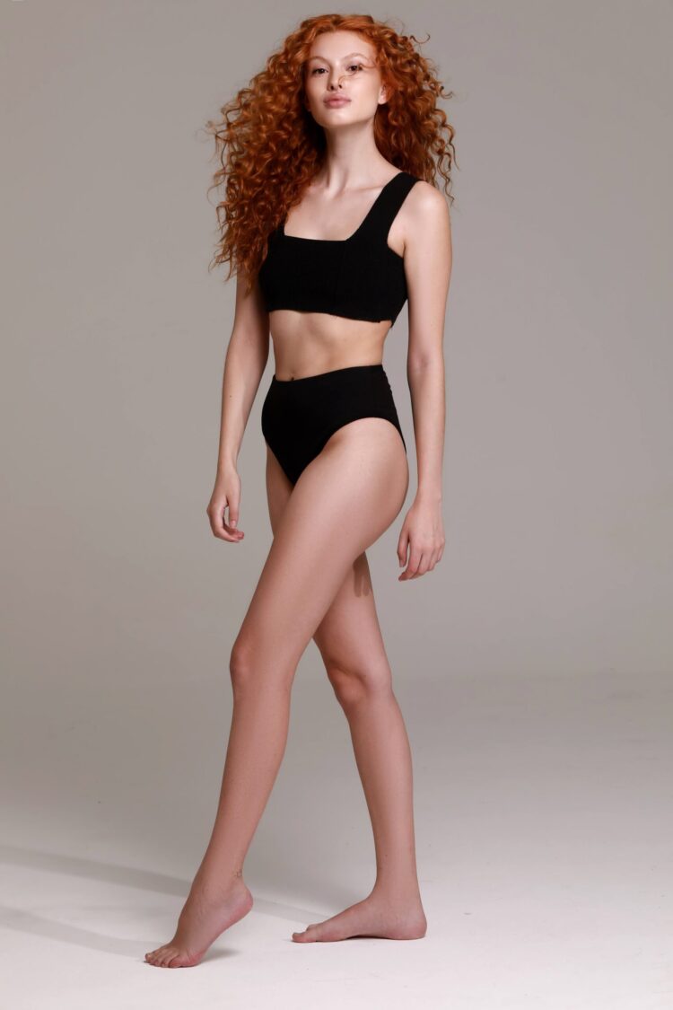 sarah oliveira feet 1 scaled