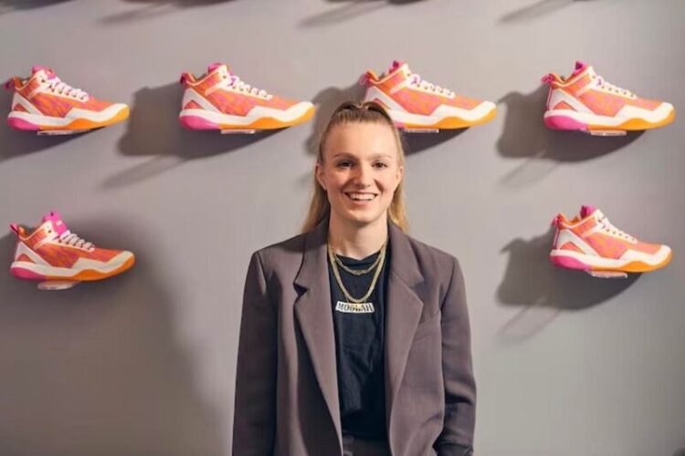 sarah oliveira feet 4