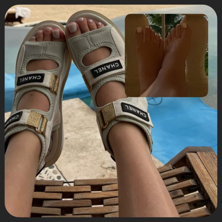 sarah snyder feet scaled