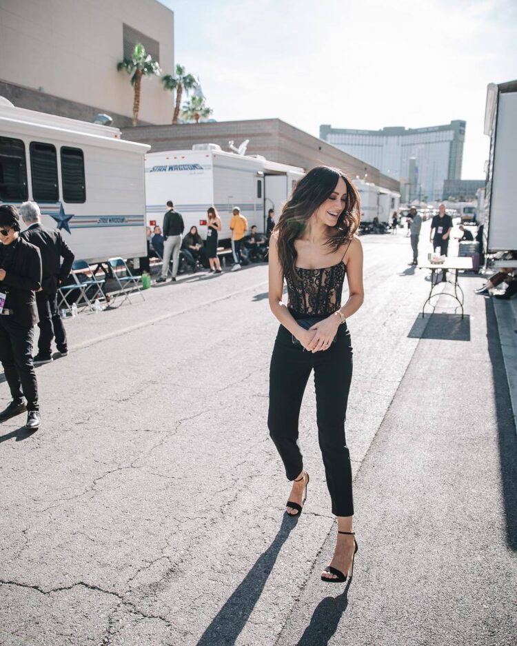 sarah urie feet 4