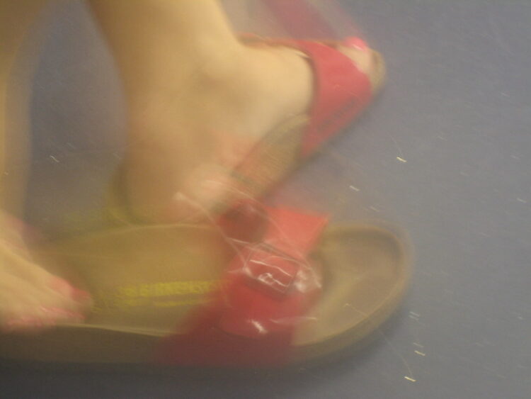 sarah wallace feet 3