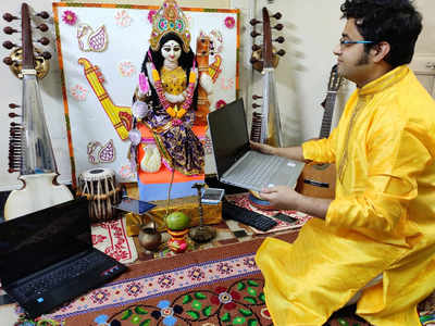 saraswati saha feet 3