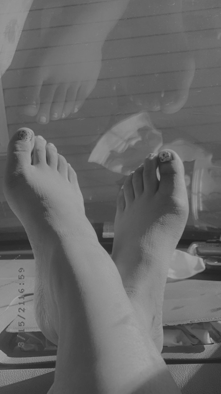 sarayah feet 1