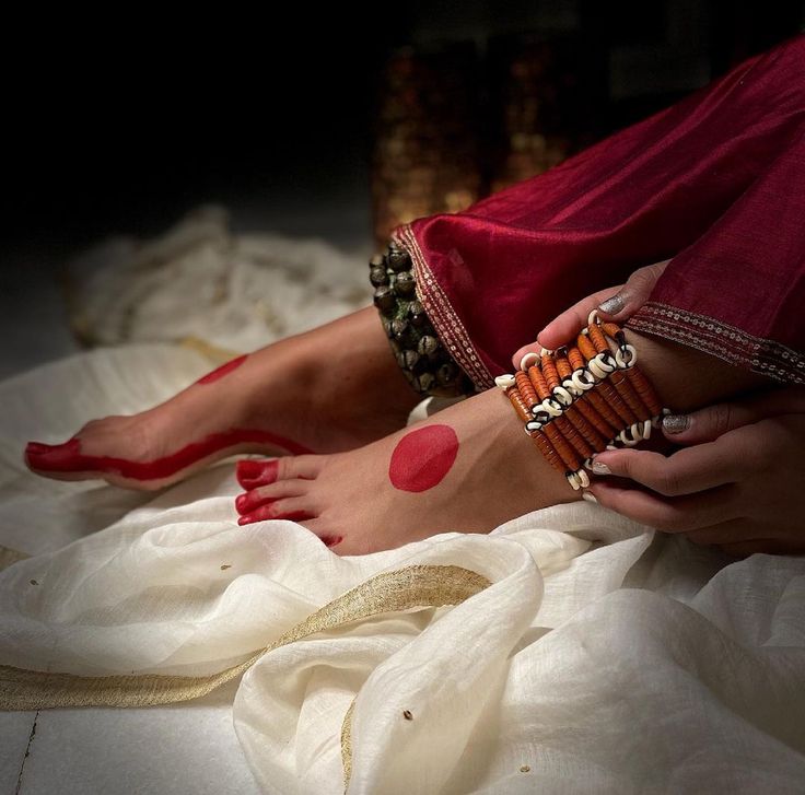 sarojini naidu feet 1