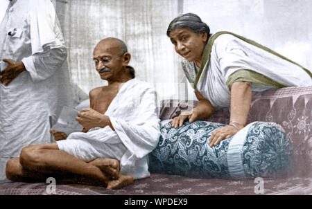 sarojini naidu feet