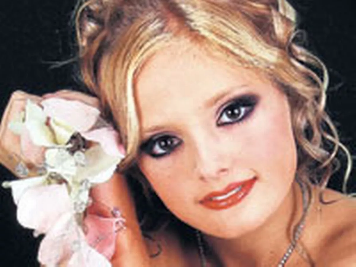 sasha bennington feet 3