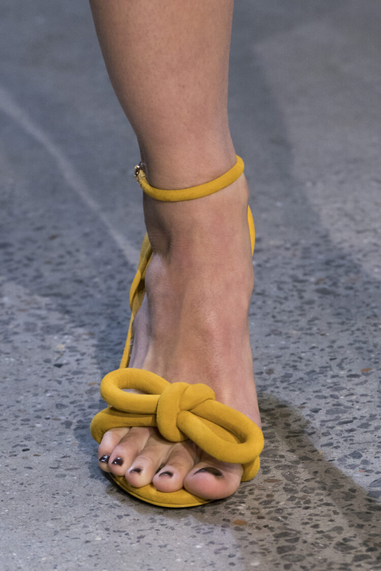 sasha pivovarova feet 2 scaled