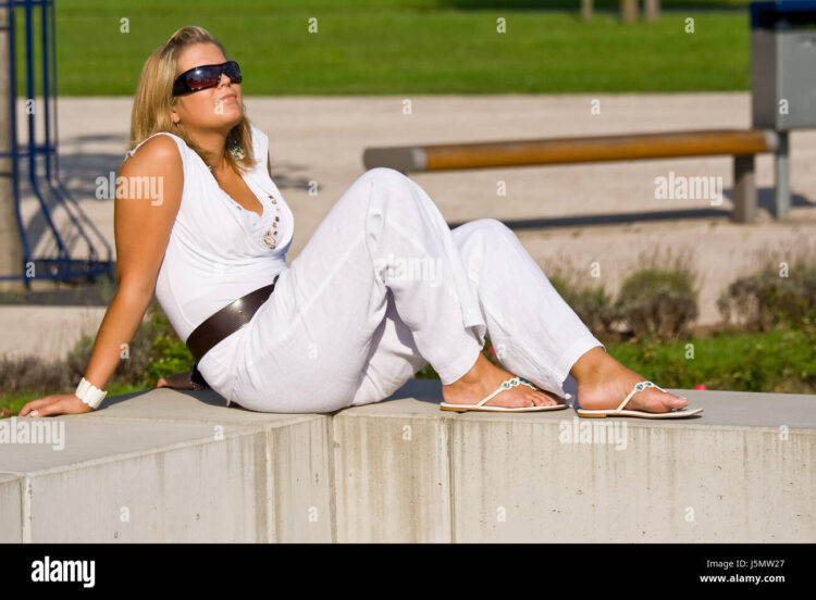 saskia beecks feet 6