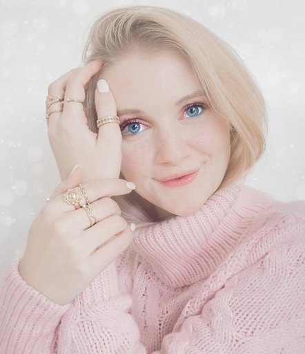 saskia bidell feet 3