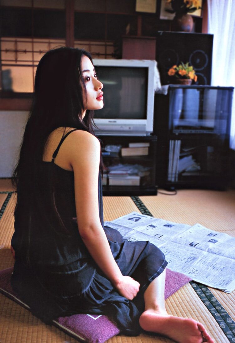 satomi ishihara feet 1