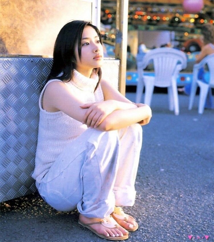 satomi ishihara feet