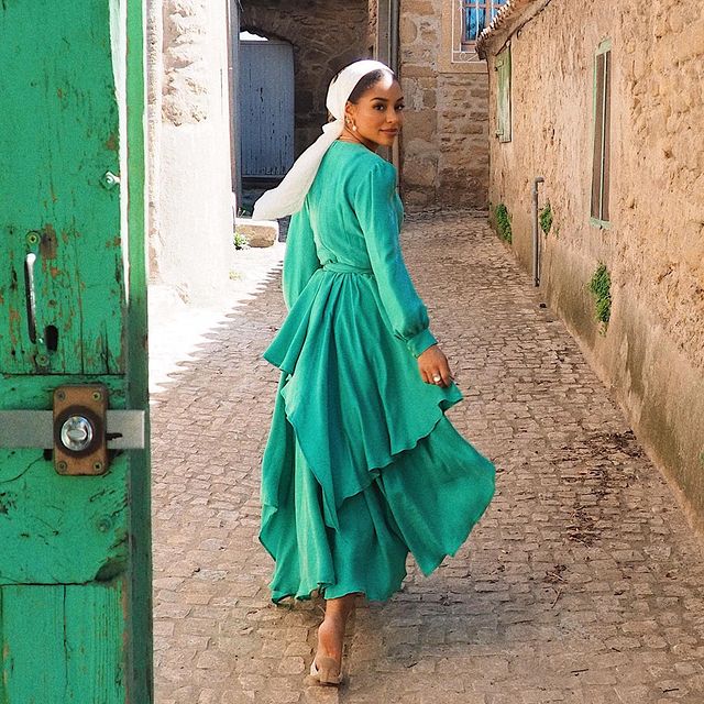 saufeeya bint goodson feet 5