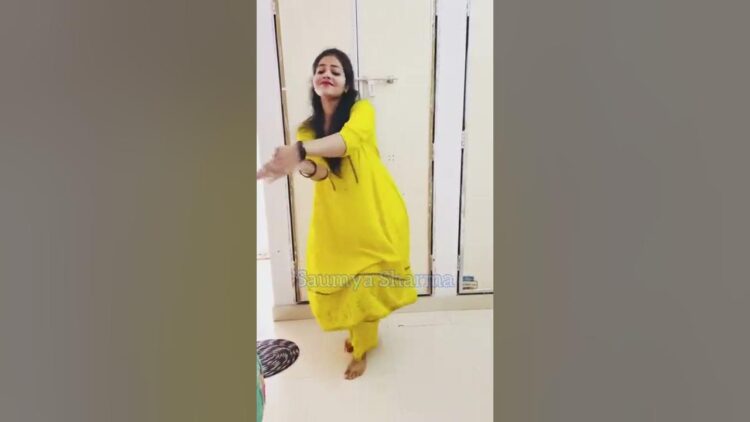 saumya sharma feet 6