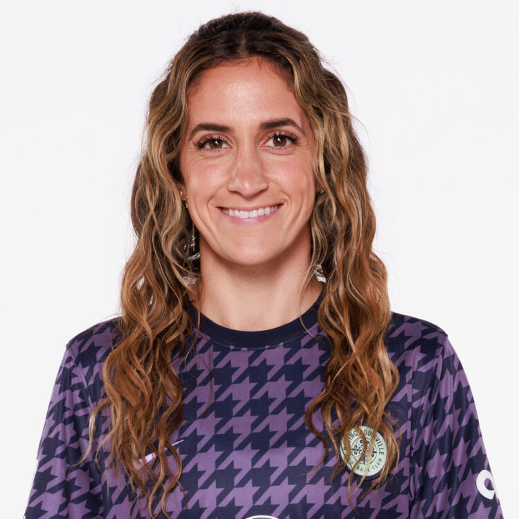 savannah demelo feet 3