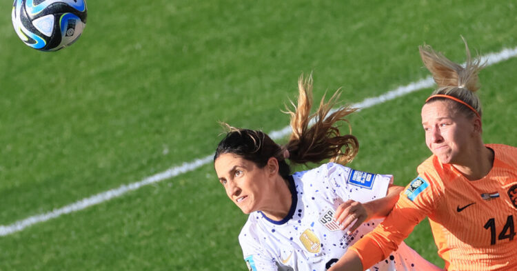 savannah demelo feet 6