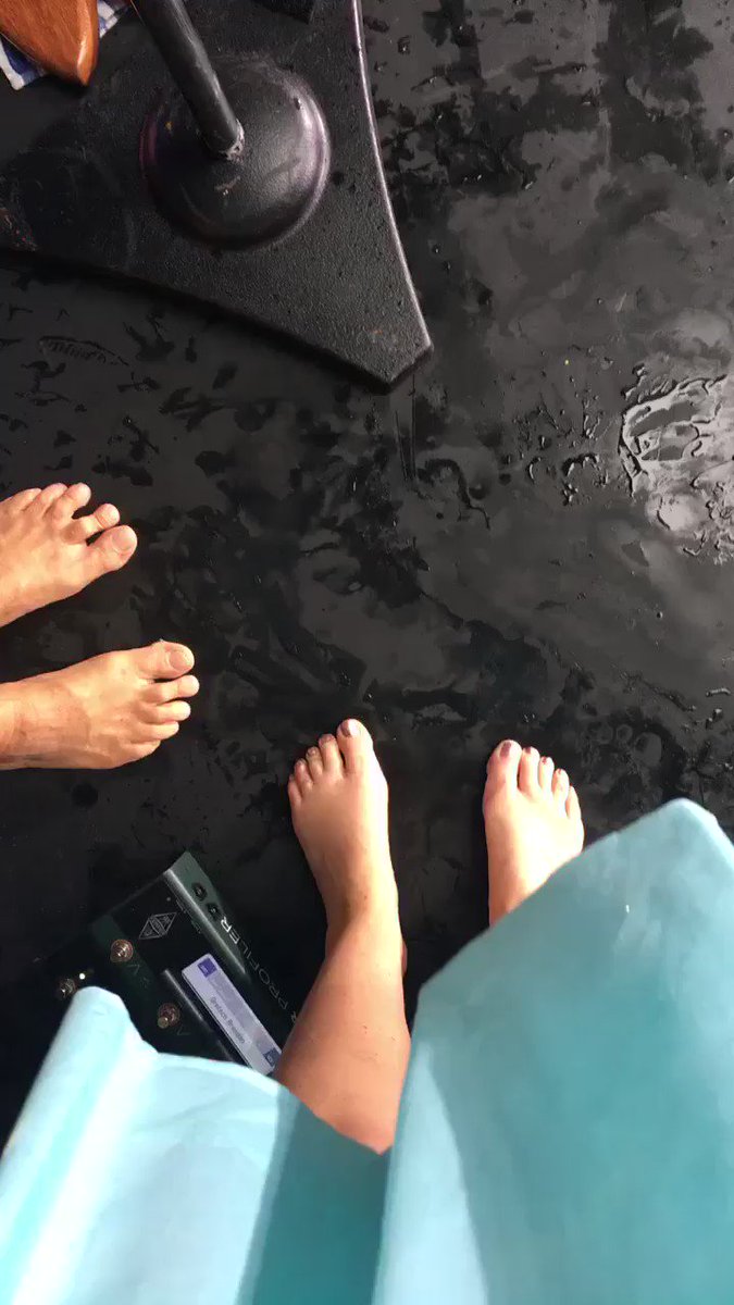 savannah guthrie feet 1