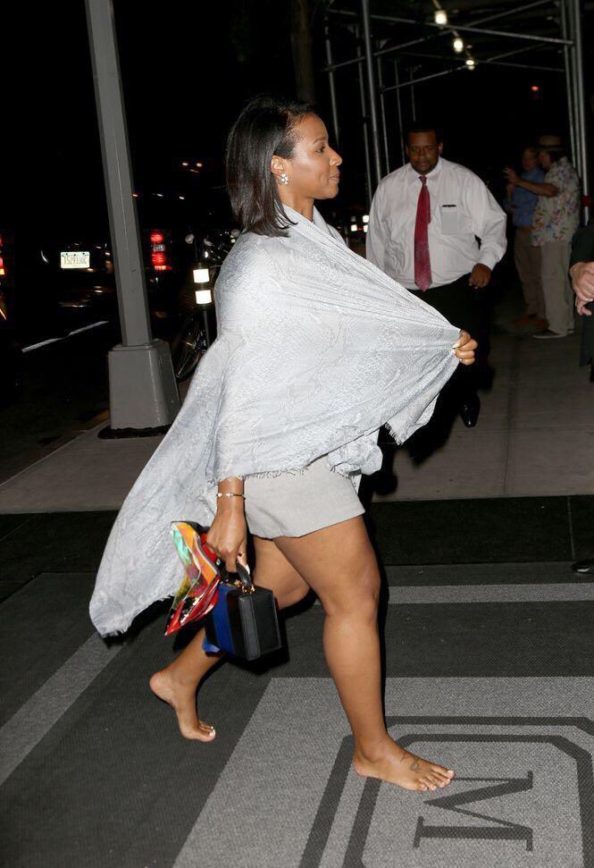 savannah james feet 2