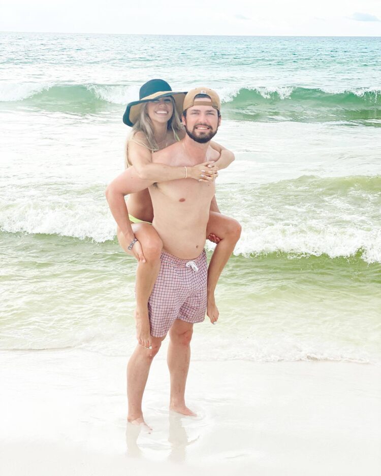 savannah lathem feet 5