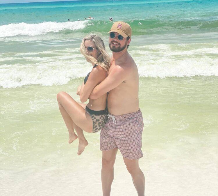 savannah lathem feet 6