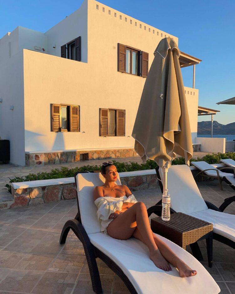 savannah latimer feet 2