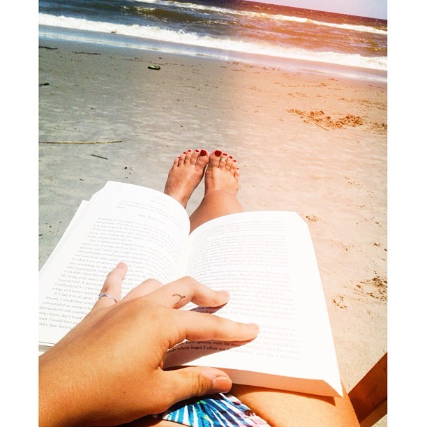 savannah outen feet 4