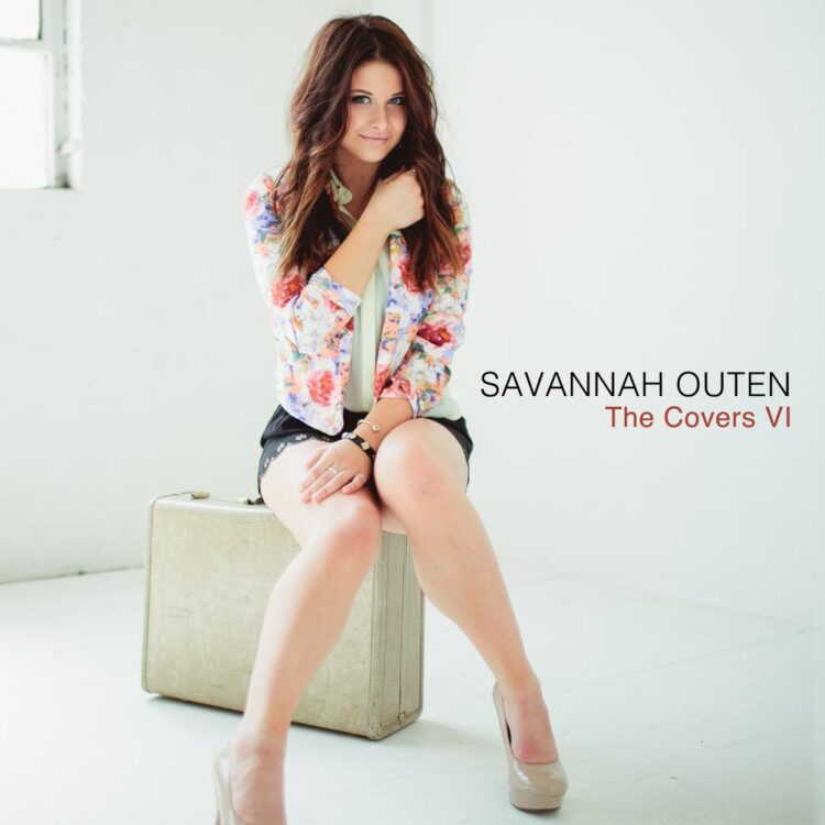 savannah outen feet 5