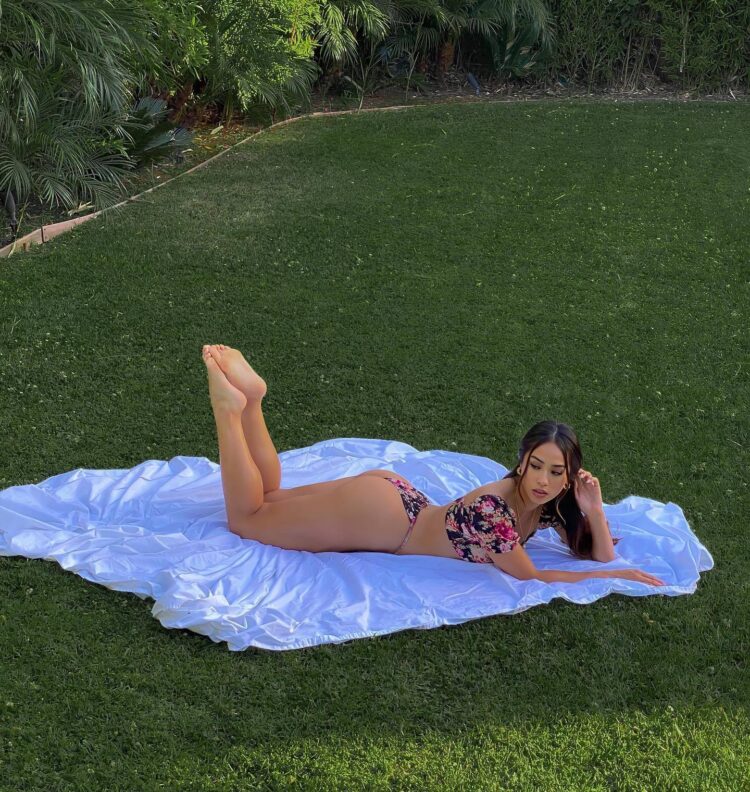 savannah palacio feet 4