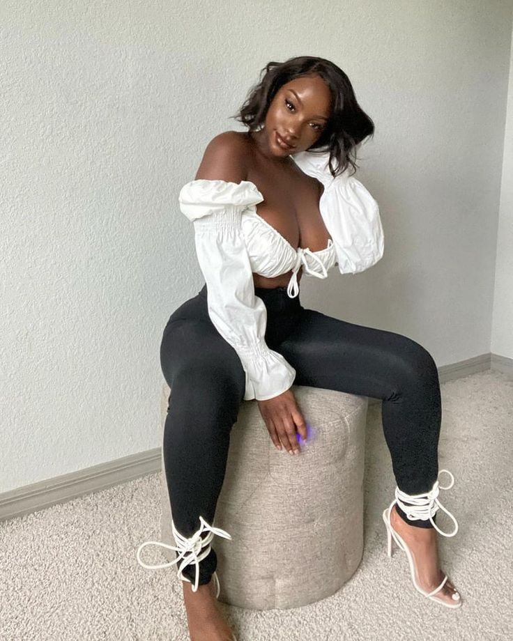 savannah perkins feet 3