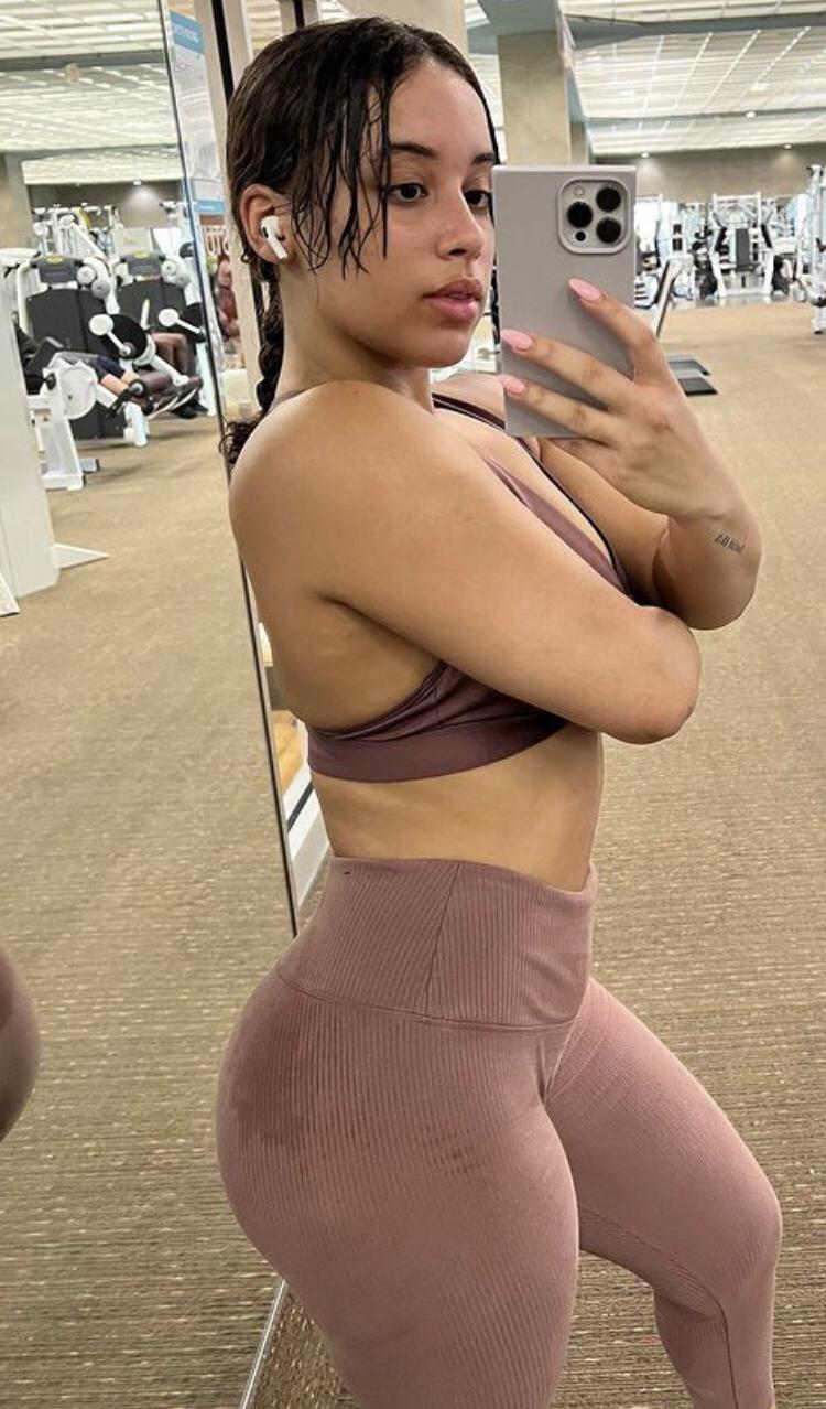 savannah spencer feet 6