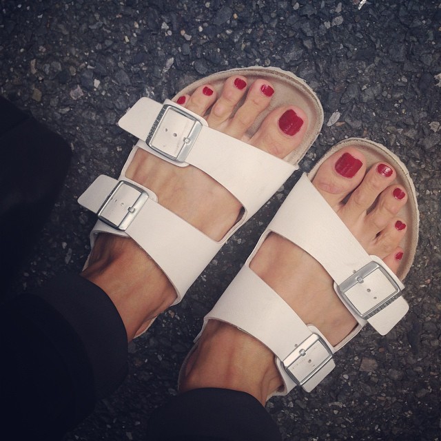 sayaka akimoto feet 2