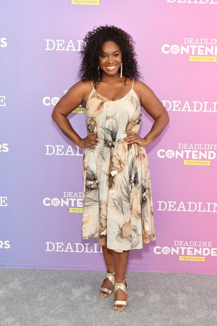 saycon sengbloh feet scaled