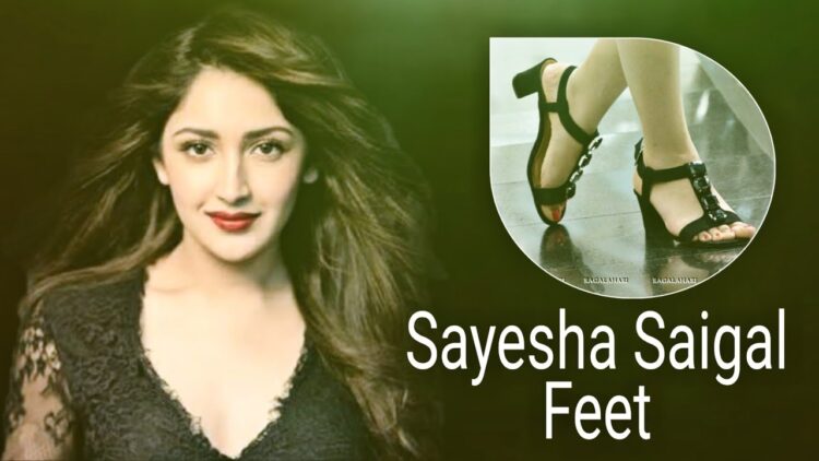 sayesha saigal feet 1