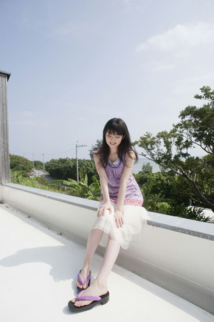 sayumi michishige feet 5