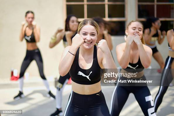 scarlet aviram feet 3